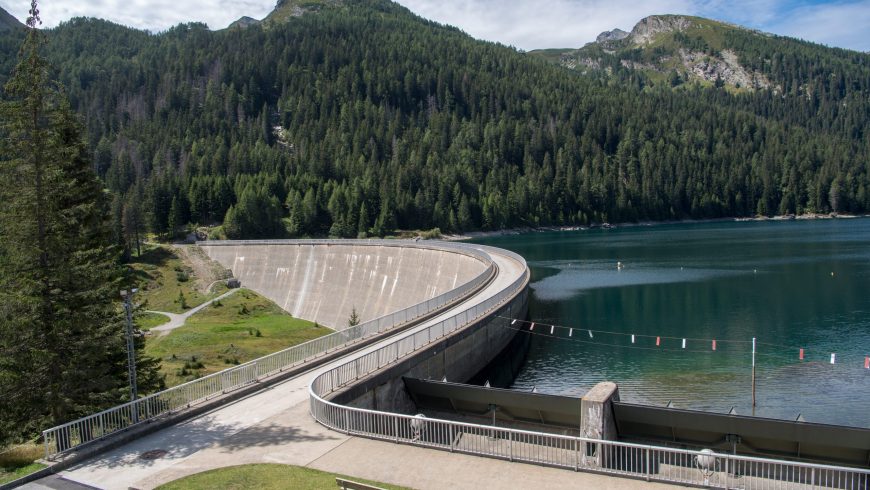 Berna intende accelerare le procedure per gli impianti idroelettrici ed eolici